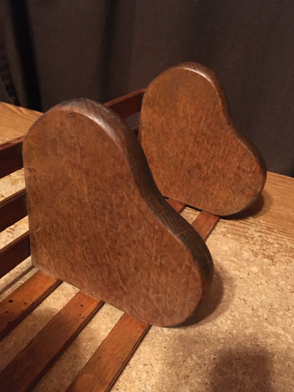 CORNER SHELF VINTAGE WOOD HEART 4 TIER SLAT TOWER WALL DECOR 18.5" X 5.5" X 5.5" - Picture 4 of 11
